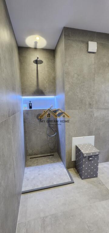 Apartament Lux per Shitje tek 27-katëshi në Vollga, Durrës