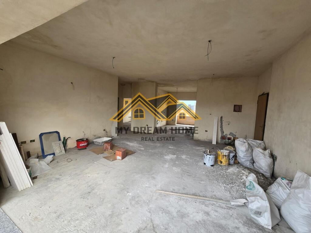 SHITET APARTAMENT 2+1+2 + VERAND TEK ISH RAJONI I POLICIS DURRES!