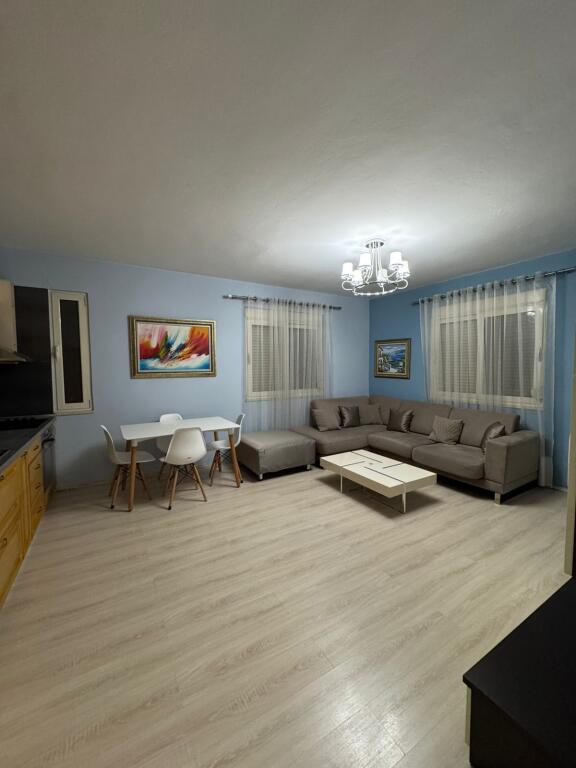 🏢After the Former Durres Restaurant, Memo Meto St., a 2+1 furnished apartment is for rent, 60,000 Leke