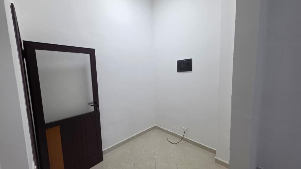 Dyqan për Qera, Bulevardi Ismail Qemali, Vlorë