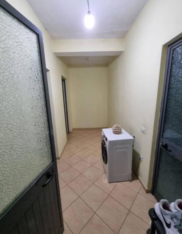 Shtepi private me qira1+1