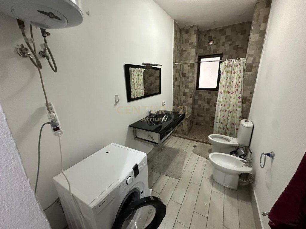 Jepet me qira ambient për zyrë 3+1+2 – Bulevardi “Zogu I”, Tiranë