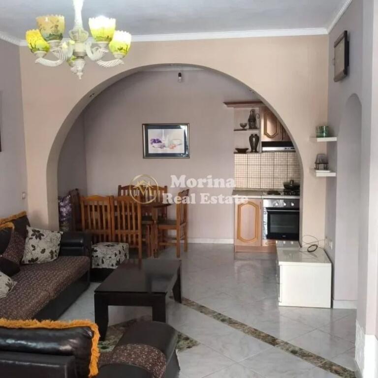 Qera, Hyrje 2+1, Selite , 300 Euro/Muaj