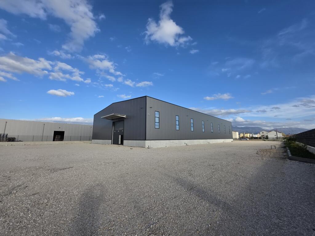 𝐆𝐈𝐕𝐄𝐍 𝐅𝐎𝐑 𝐑𝐄𝐍𝐓 𝐍𝐄𝐖 𝐖𝐀𝐑𝐄𝐇𝐎𝐔𝐒𝐄 – 𝐋𝐀𝐊𝐍𝐀𝐒, 𝐍𝐄𝐖 𝐒𝐓𝐑𝐄𝐄𝐓