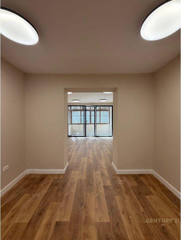 APARTAMENT 2+1 PER SHITJE PRANE PETRO NINIT!