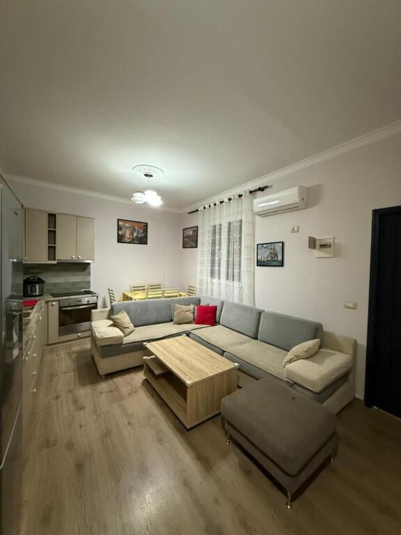 Jepet me qera apartament 2+1 prane Bulevardit te ri