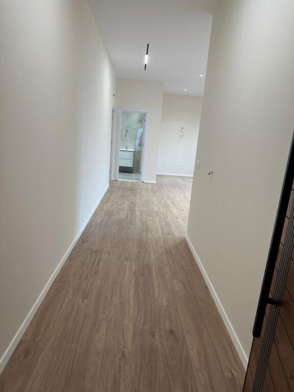 Shitet apartament 1+1 prane kompleksit Mangalem 21