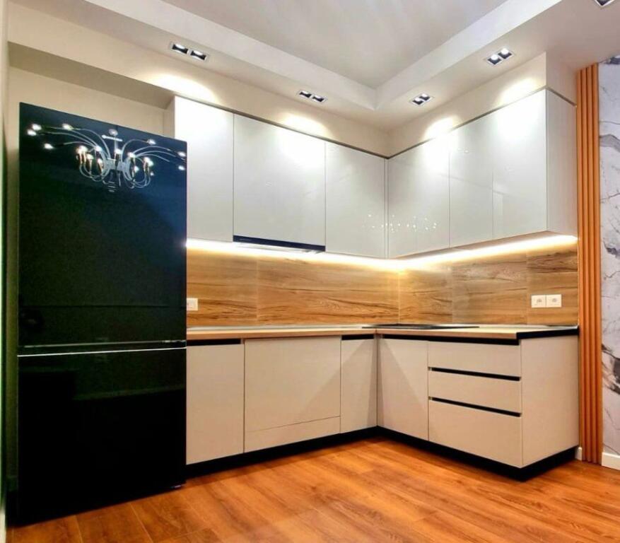 Jepet me qira apartament luksoz 1+1 – Liqeni i Thatë, pranë Hotel Radisson