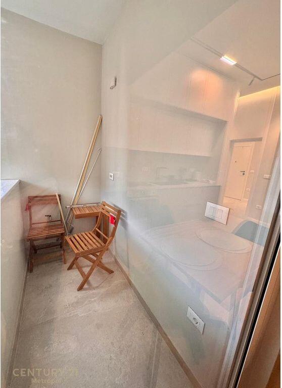 Apartament 1+1 me Qira – Rruga e Barrikadave, Tiranë