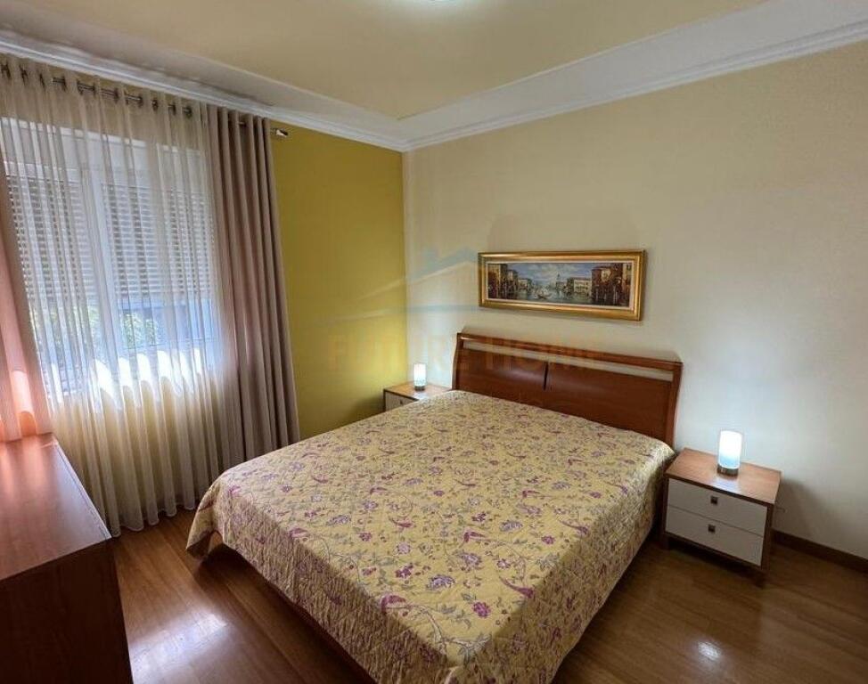 Shitet, Apartament 2+1+2+Post Parkimi, Blloku