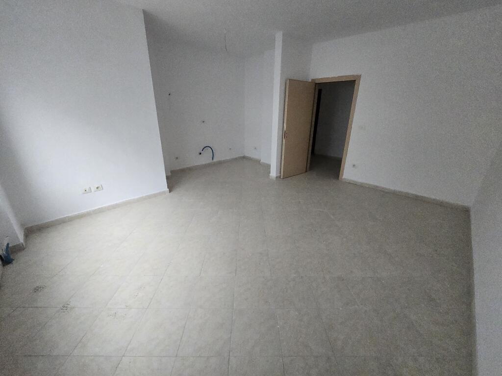 Shitet Apartament 2+1+2Blk ne Fresk