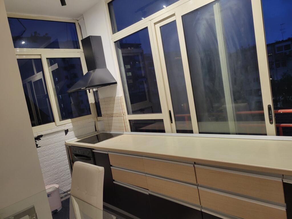 Apartament 2+1+2 me qera Rruga e Kosovareve