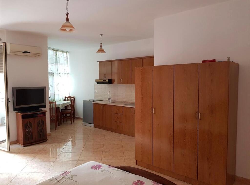 Jepet me qira garsoniere në Vlore