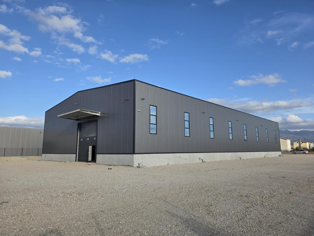 𝐆𝐈𝐕𝐄𝐍 𝐅𝐎𝐑 𝐑𝐄𝐍𝐓 𝐍𝐄𝐖 𝐖𝐀𝐑𝐄𝐇𝐎𝐔𝐒𝐄 – 𝐋𝐀𝐊𝐍𝐀𝐒, 𝐍𝐄𝐖 𝐒𝐓𝐑𝐄𝐄𝐓