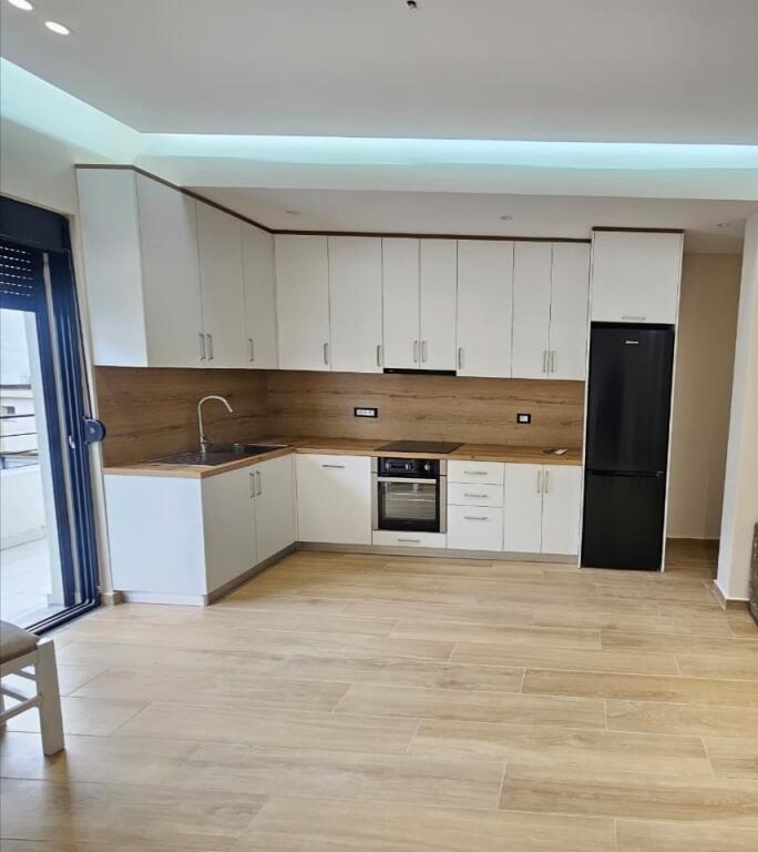 JEPET ME QERA APARTAMENT 1+1 – KISHA AMERIKANE, KËNETË