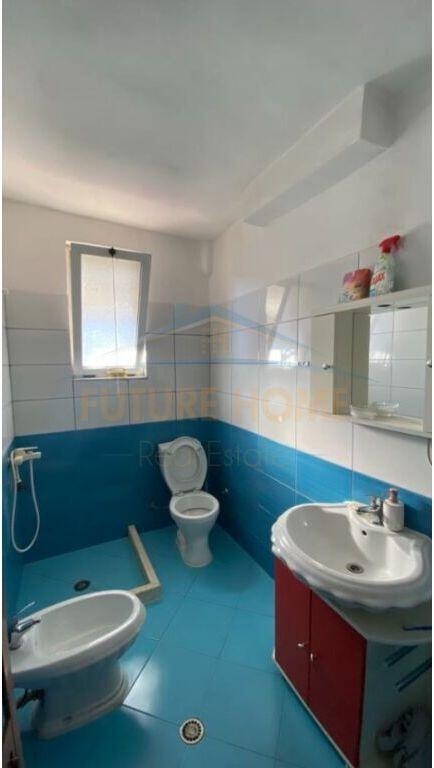 Qera 2+1 Kombinat . Cmimi 350 Mije Leke  