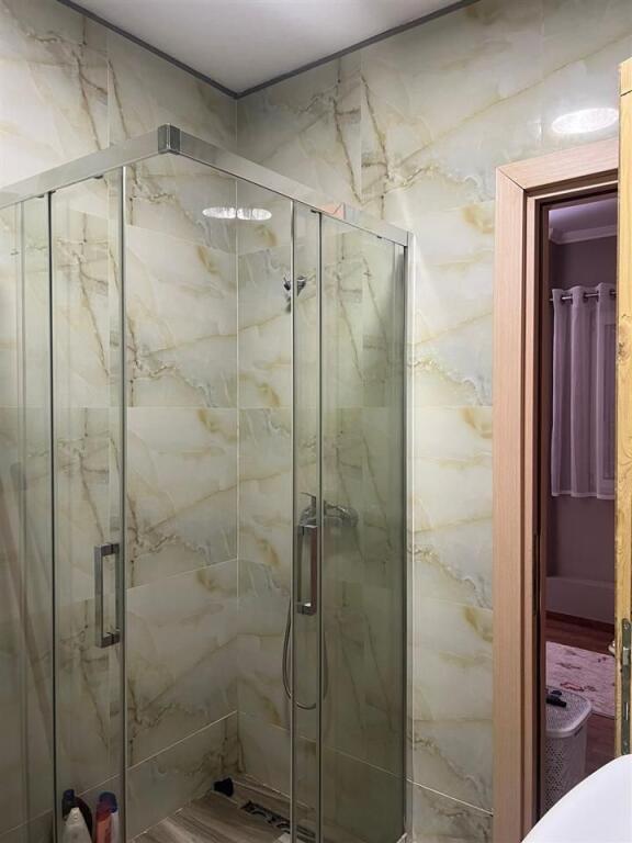 Jepet me qera apartamenti 2+1 ne Don Bosko , prane viva market  Cmimi: 600 mije leke