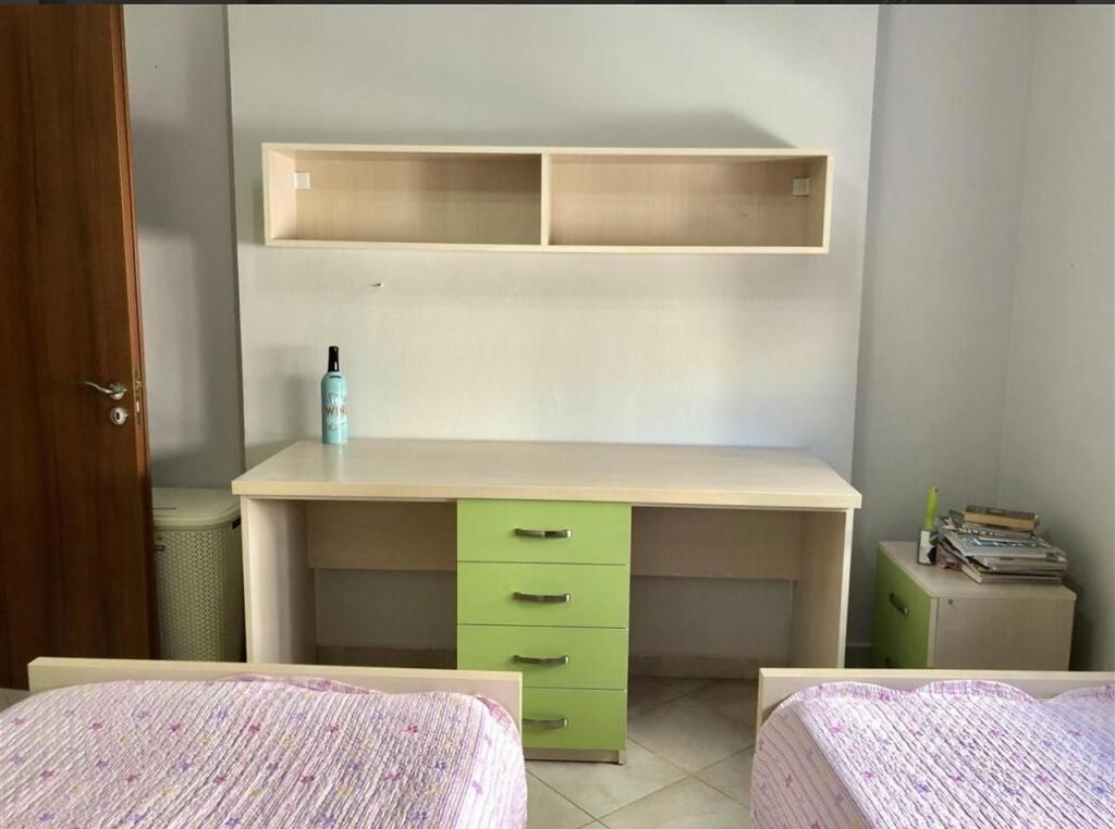 Jepet me qera apartamenti 1+1 ,Rruga Haxhi Hysen Dalliu, prane Prokurorise ,prane Kmy  Cmimi: 500 mije leke