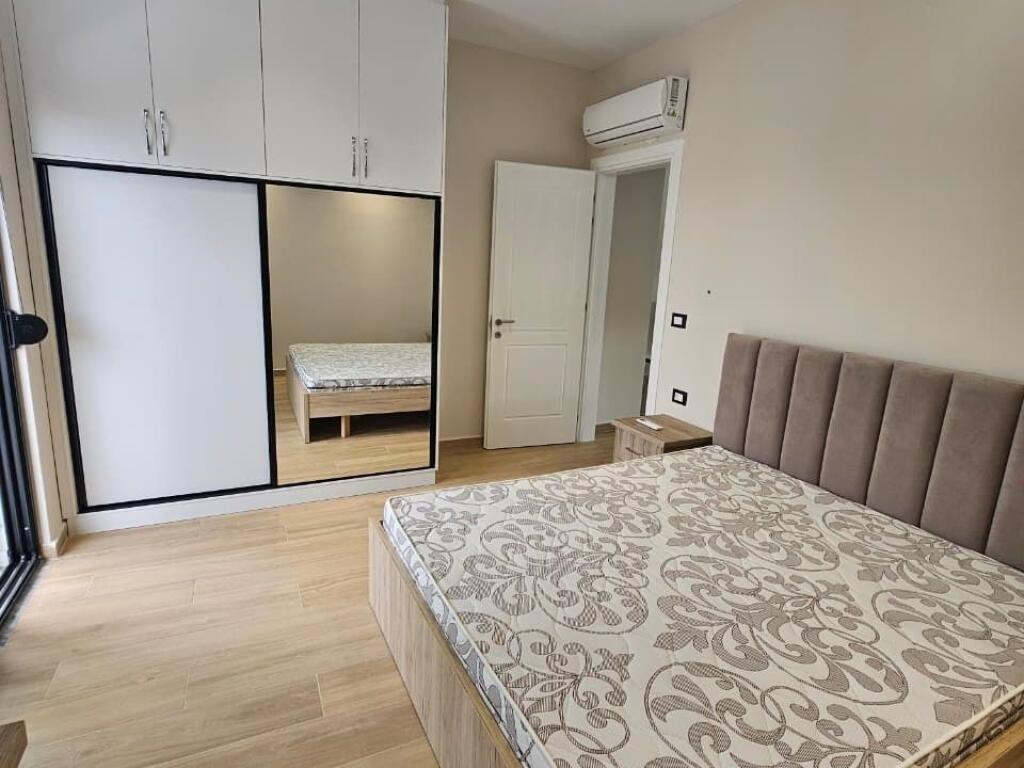 JEPET ME QERA APARTAMENT 1+1 – KISHA AMERIKANE, KËNETË
