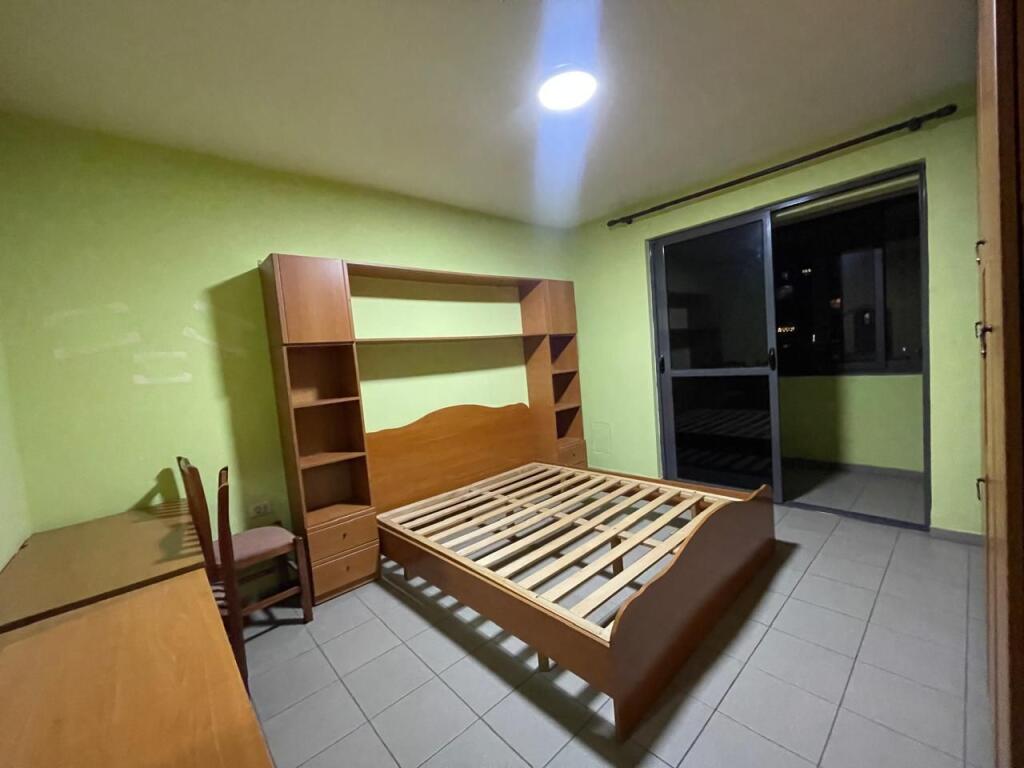 Ali Demi, Shesim Apartamente 1+1