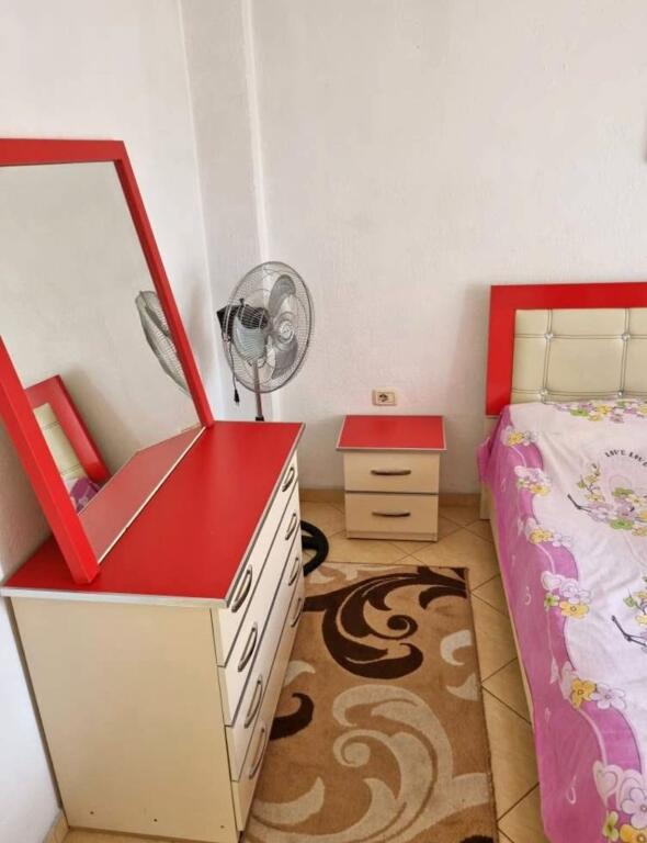 Shtepi private me qira1+1