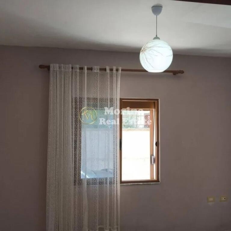 Qera, Hyrje 2+1, Selite , 300 Euro/Muaj