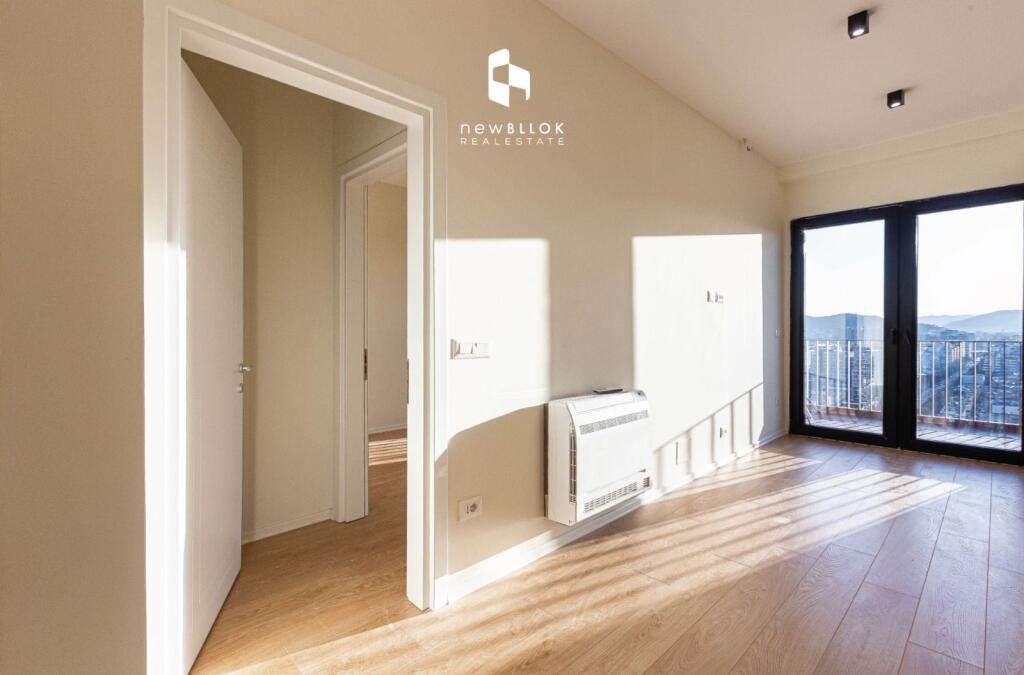 🔥Spazio commerciale Ufficio in Affitto: 1+1 &amp; Posto Auto (📍Garden Building - Via Kavaja - 21 Dicembre) || 18° piano || Investimento Premium -- 85.000 ALL/Mese