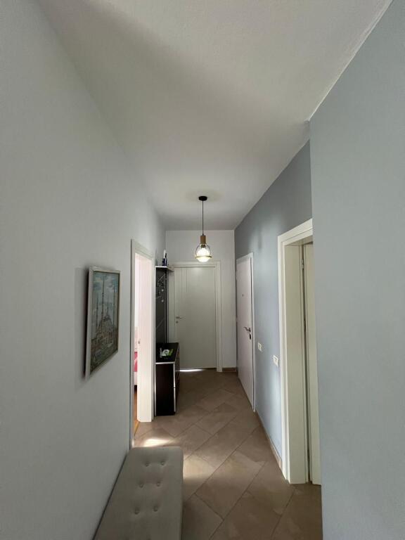 🏡 Shitet Apartament 2+1 – Kodra e Diellit 🌇