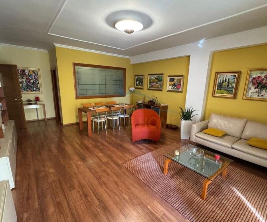 Shitet, Apartament 2+1+2+Post Parkimi, Blloku