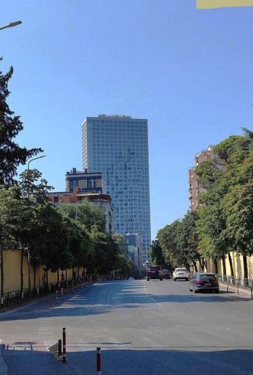 Shitet Garsionere – Pranë Ambasadës Amerikane