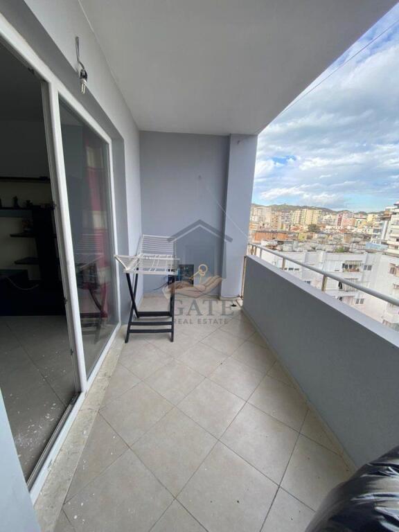 Apartament 1+1 me qira – Zona Stacioni i Trenit.