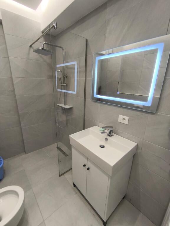 🏡 Appartamento 1+1 in Vendita 📍 Kodra e Diellit, Residenza Zgjatimi 1💶 Prezzo totale: 160.000 €