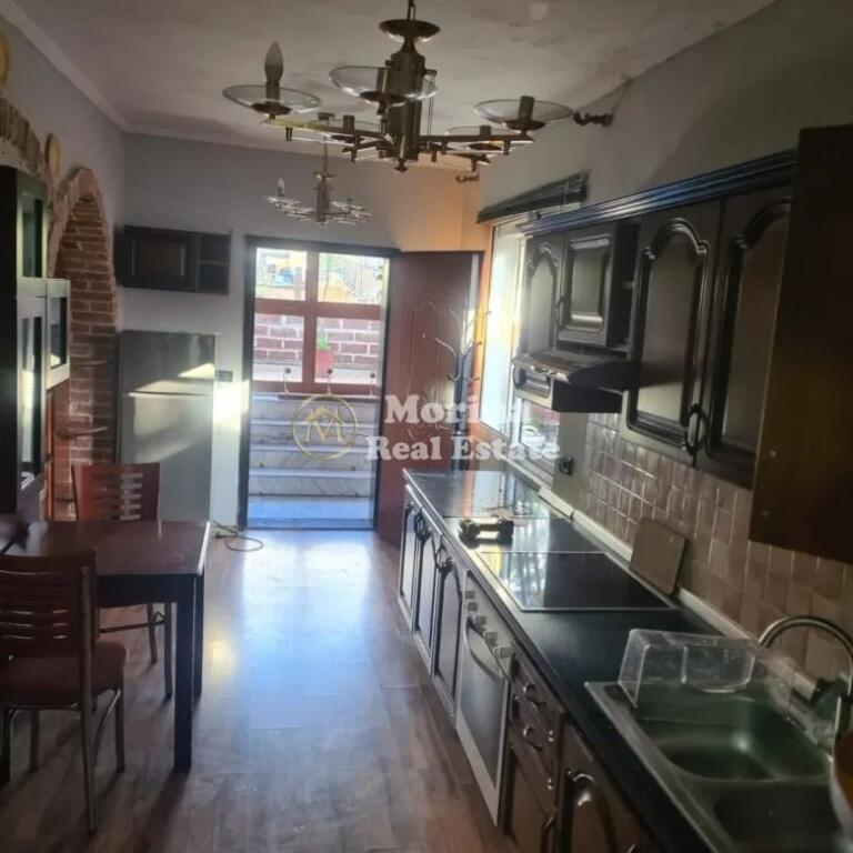 Qera, Hyrje private 1+1, Rrethrrotullimi i shkozes , 350 Euro/Muaj