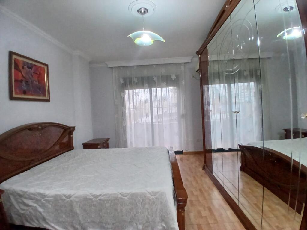 Jepet Me Qera Apartament 2+1+1 Ballkon
