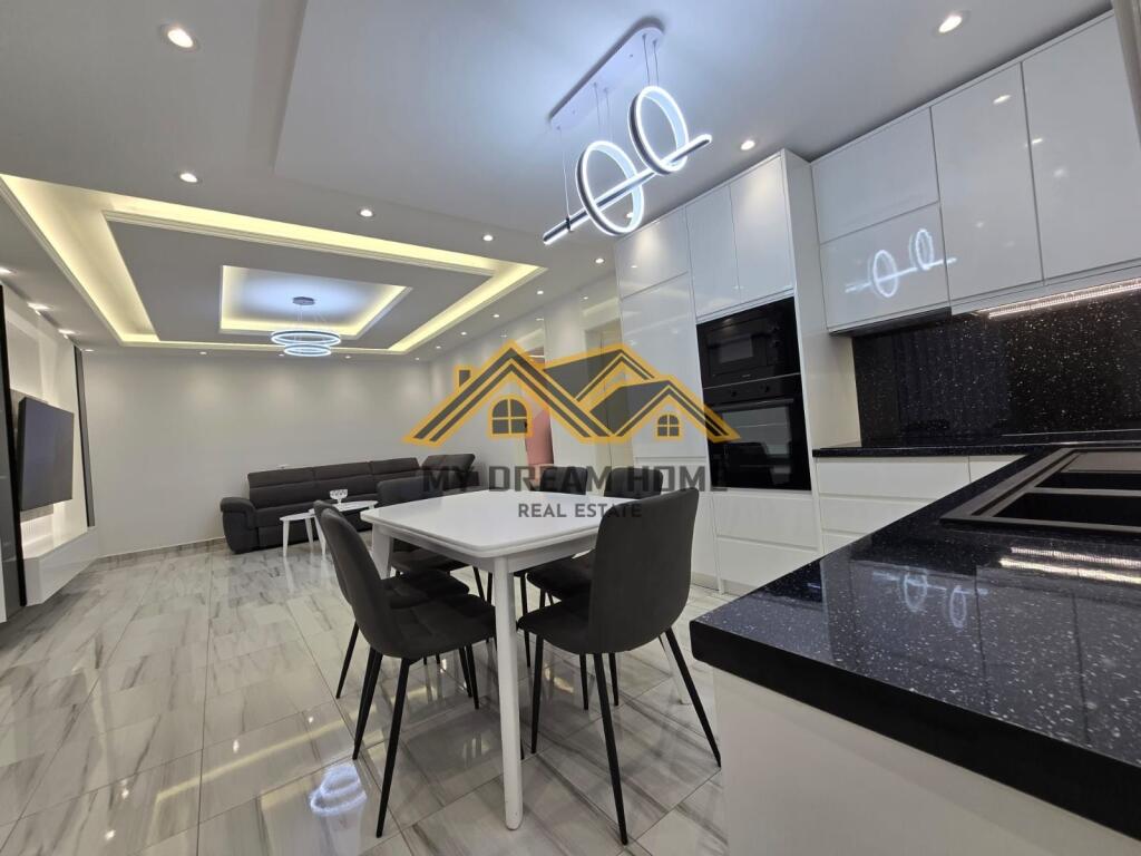 SHITET SUPER APARTAMENT 2+1 TEK SHKEMBI KAVAJES!