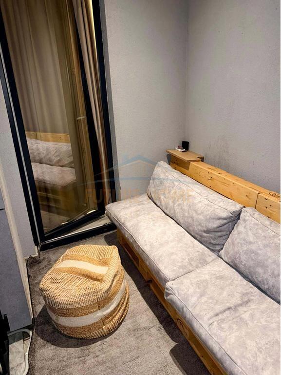 Shitet, Apartament 2+1, Emerald Center, 5 Maj