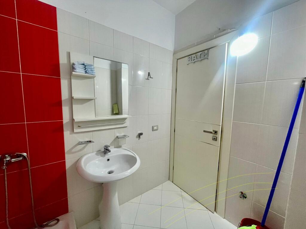 Jepet me qera Apartament 1+1 tek Fresku, Rruga e Teleferikut