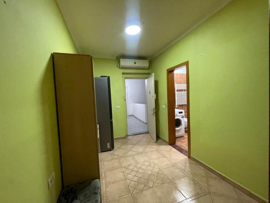 Ali Demi, Shesim Apartamente 1+1