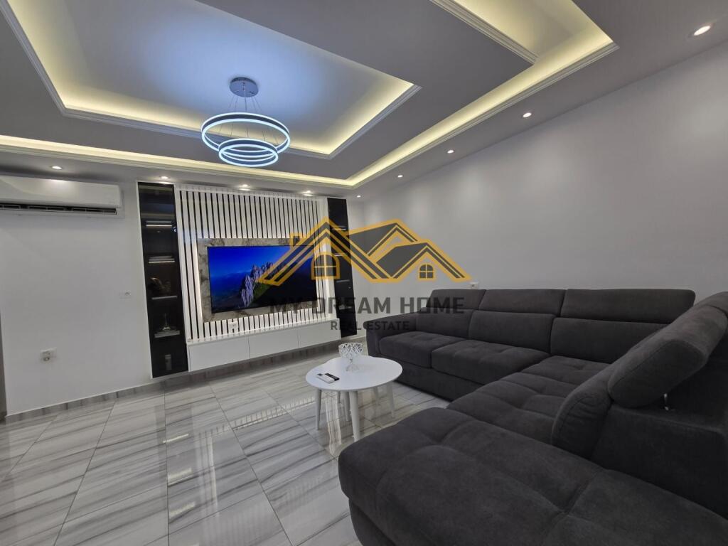 SHITET SUPER APARTAMENT 2+1 TEK SHKEMBI KAVAJES!