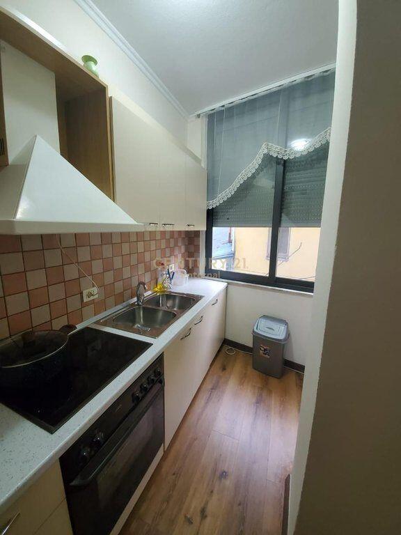 Appartamento 2+1 in affitto in Via Qemal Stafa 550 € /Mese