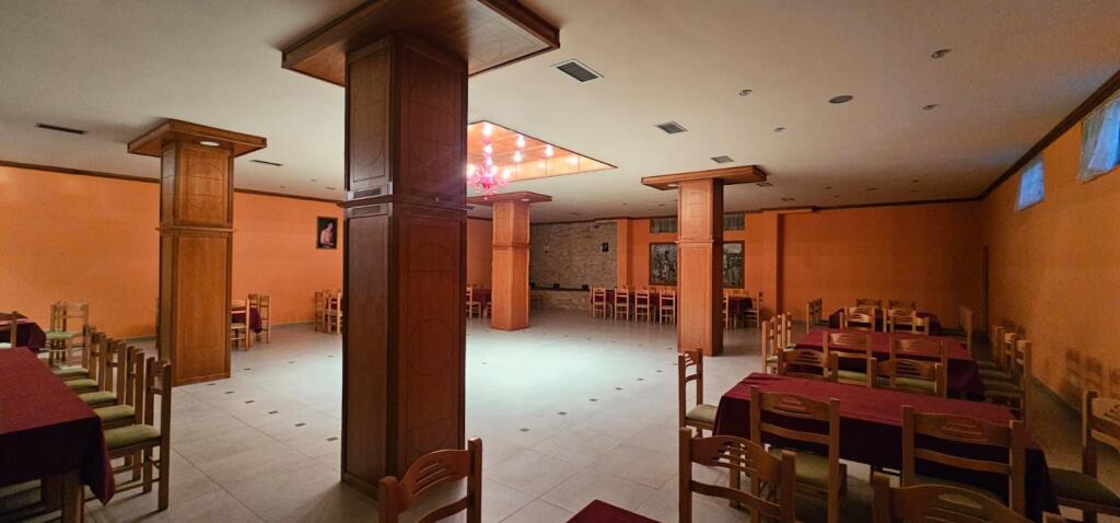 JEPET ME QERA NDERTESA SHUMËFUNKSIONALE 3 KATËSHE ADRESA SHENOVLASH 200M NGA AUTOSTRADA