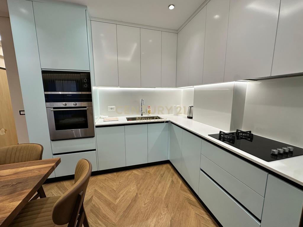 JEPET APARTAMENT ME QIRA 2+1+2 ME PAMJE DETI NE CURRILA!