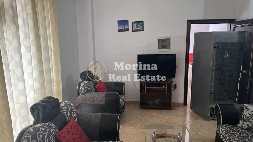 Qera , Apartament 2+1, Rruga 5 Maji, 350 Euro/muaj