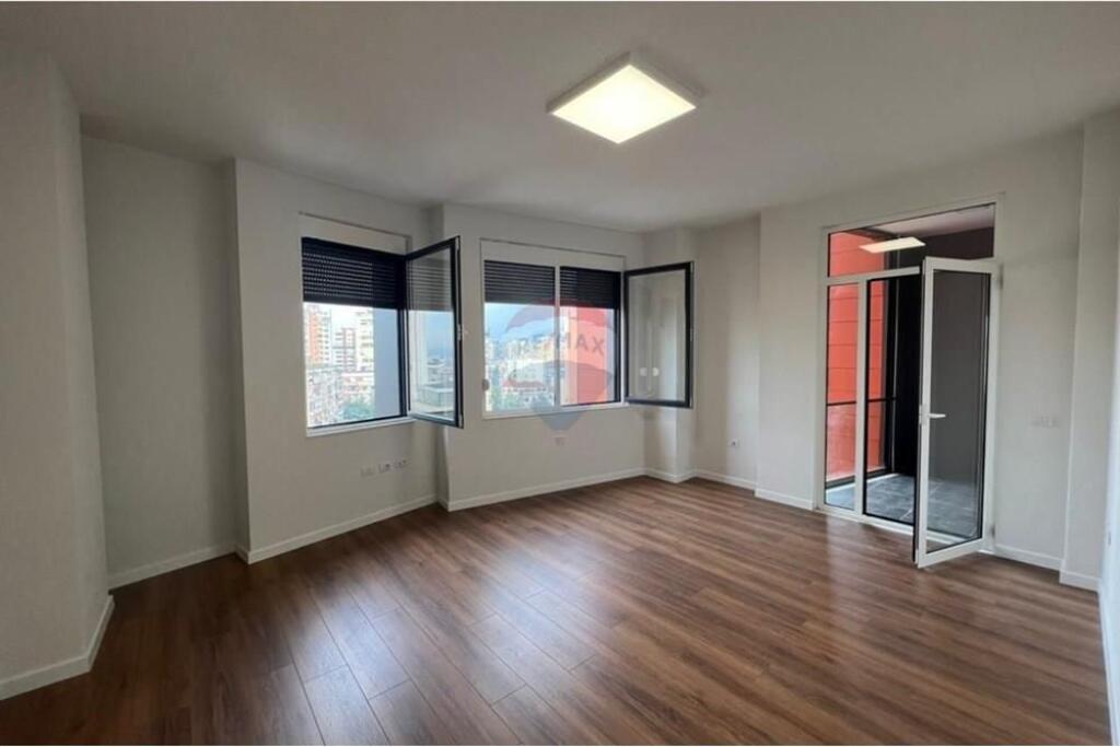 Office for rent opposite Toptani