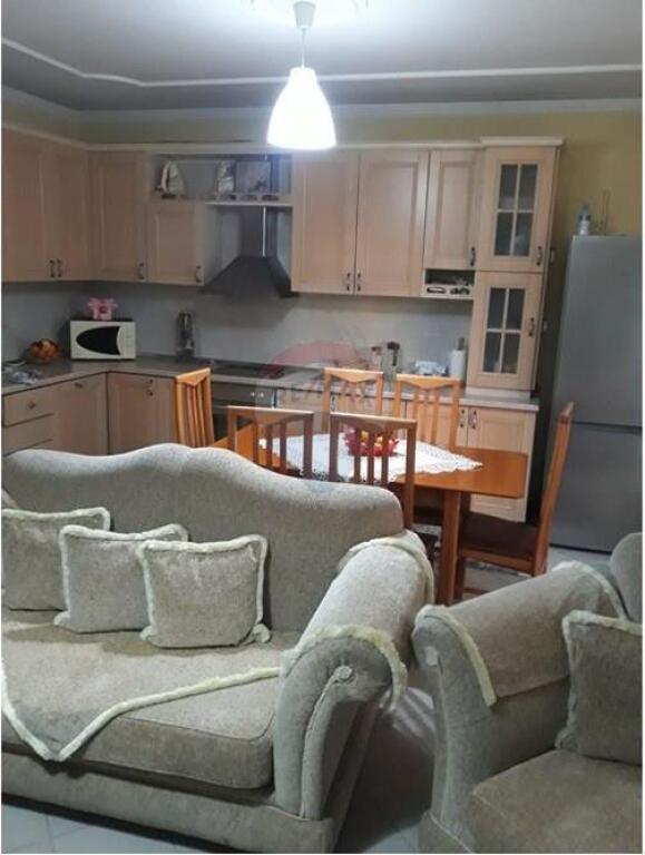 Apartament 2+1+2 per qira Komuna e Parisit