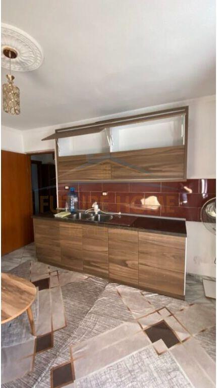 Qera 2+1 Kombinat . Cmimi 350 Mije Leke  