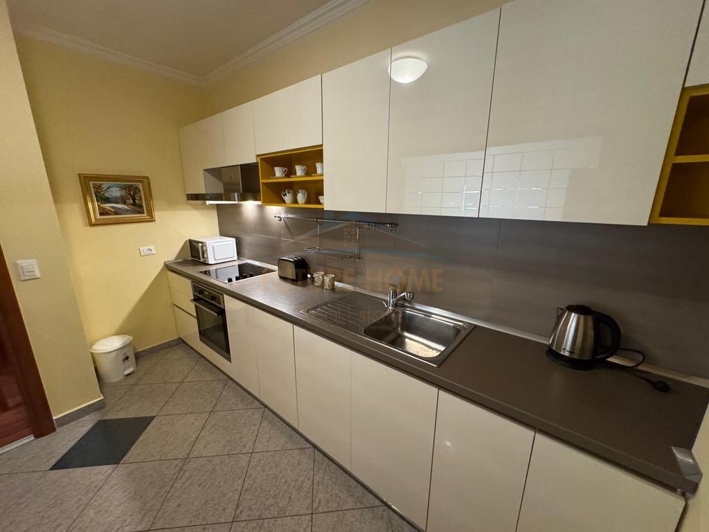 Shitet Apartament 2+1+2+Post Parkimi, Bllok