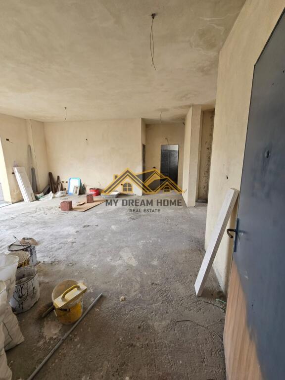 SHITET APARTAMENT 2+1+2 + VERAND TEK ISH RAJONI I POLICIS DURRES!