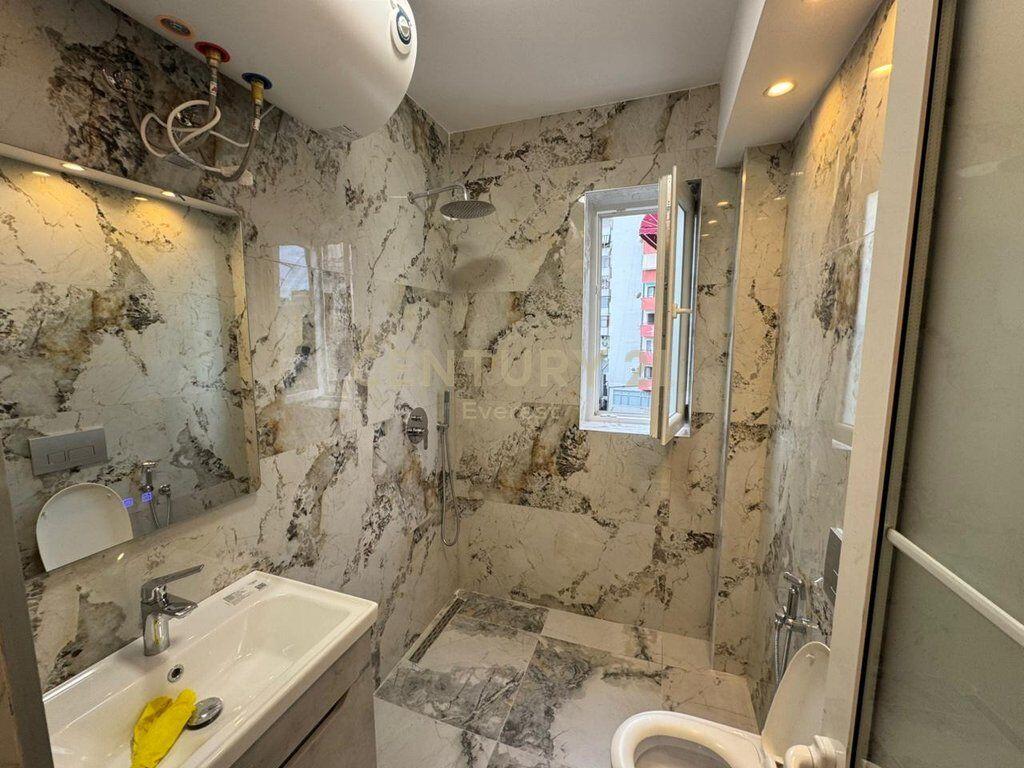 Apartament 1+1 dhe Garsoniere per shitje prane Qendres, Rruga e Barrikadave