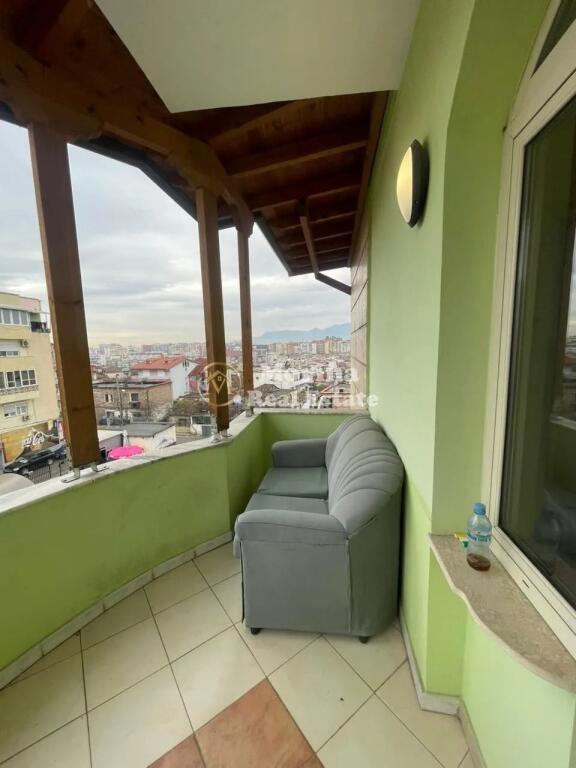 Affitto, Appartamento 2+1, a Selite, dietro la Scuola Marin Barleti, 600 Euro/mese